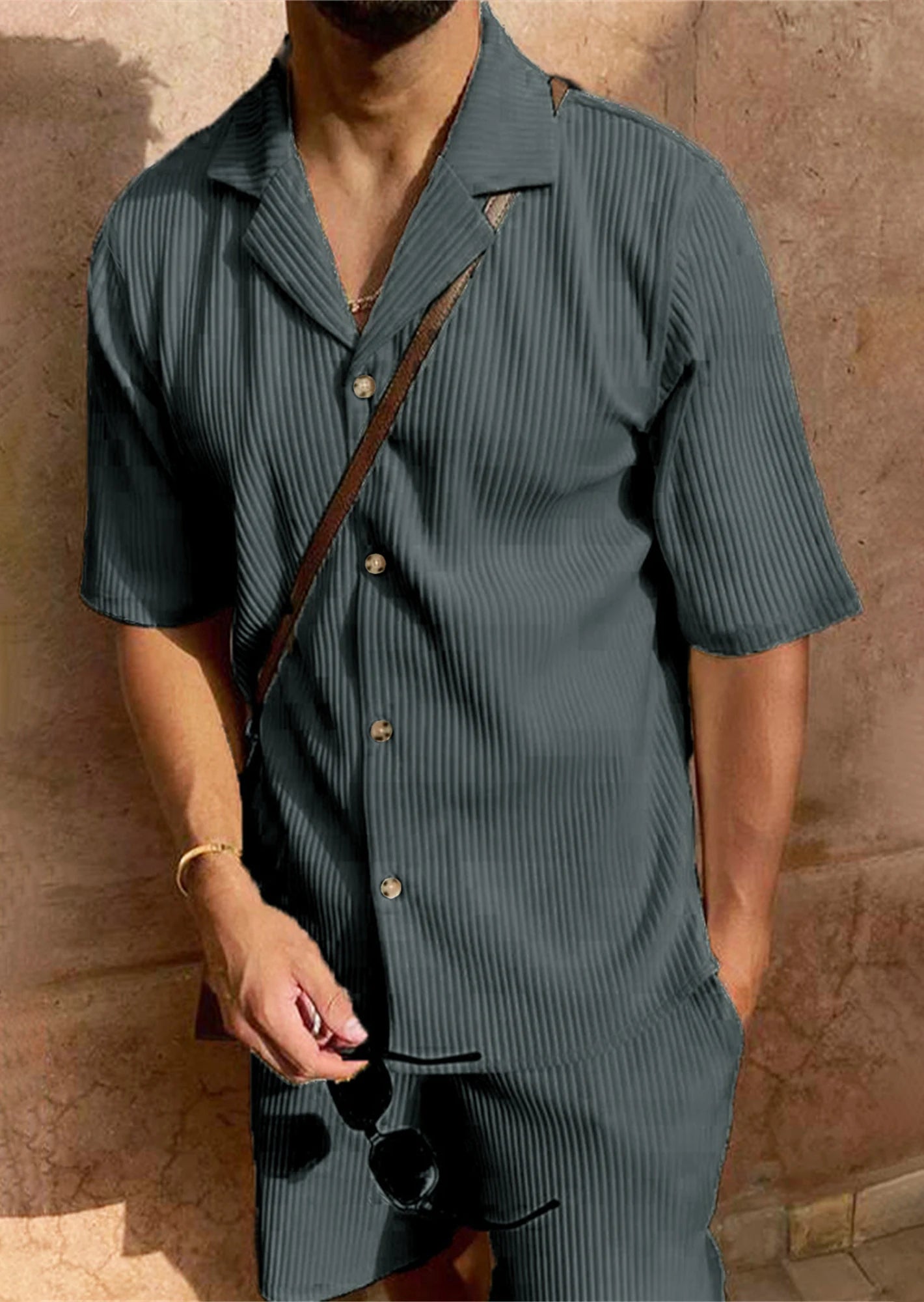 Completo primavera/estate: Camicia a maniche corte in velluto a coste di colore solido e pantaloncini, completo casual da spiaggia elasticizzato.